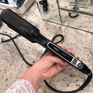 Croc classic hair straightener with box